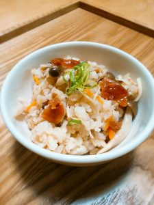 【レシピ】ツナとキノコの梅入り炊き込みご飯